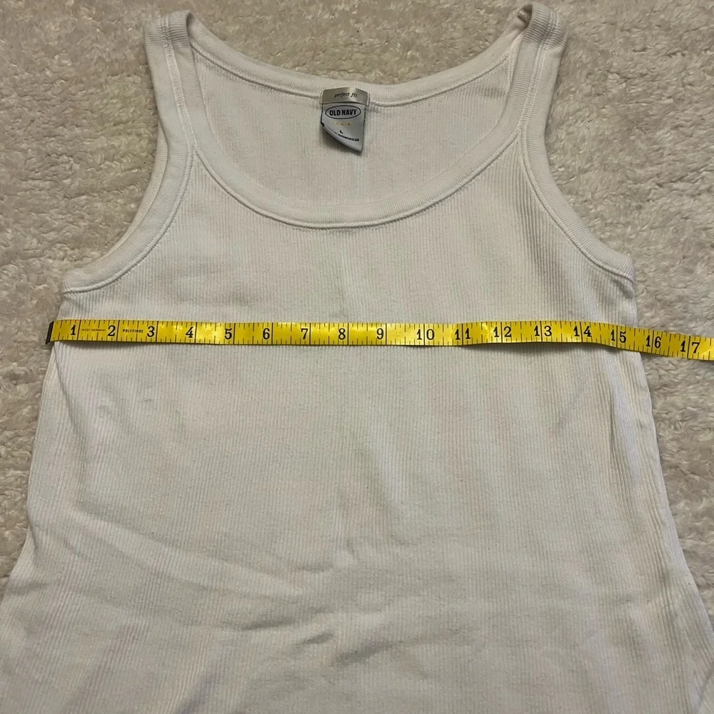 Old Navy Perfect Fit Tank Top - Picture 3 of 5